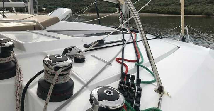 Alquilar catamarán en Cala dei Sardi - Helia 44