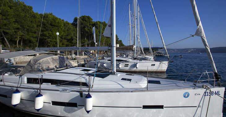 Rent a sailboat in Marina Lošinj - Dufour 412 Grand large