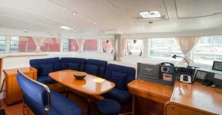 Rent a catamaran in Port Vell - Lagoon 440