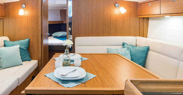 Chartern Sie segelboot in Alimos Marina - Bavaria Cruiser 37/2 cbs