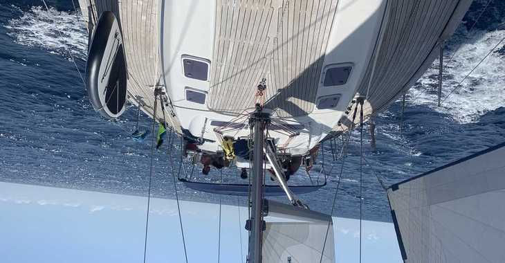 Rent a sailboat in Port Mahon - Bavaria 46
