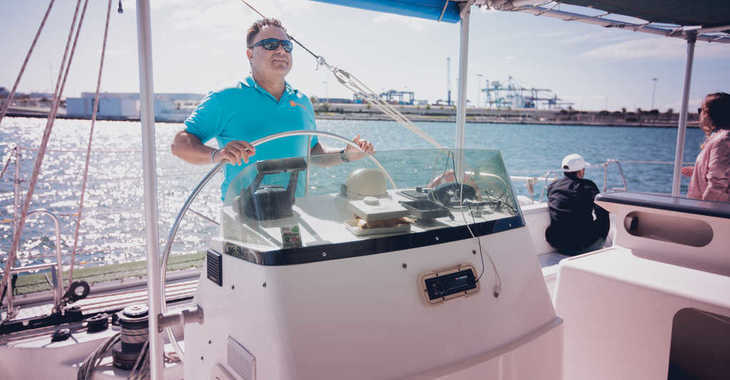Alquilar catamarán en Marina Real Juan Carlos I - Tahiti 75