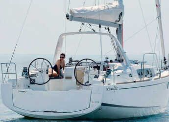 Rent a sailboat in Port Olimpic de Barcelona - Oceanis 35.1