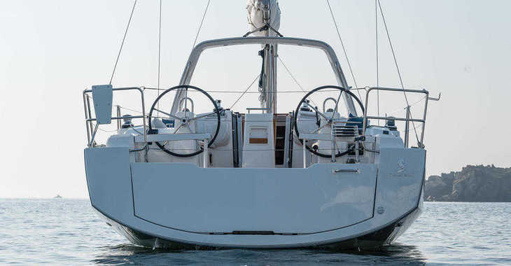 Rent a sailboat in American Yacht Harbor - Beneteau Oceanis 38.1