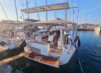 Rent a sailboat in Marina Frapa - Dufour 412 Grand large