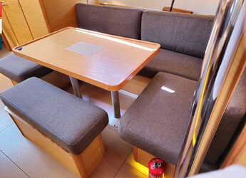 Rent a sailboat in Marina Frapa - Dufour 412 Grand large