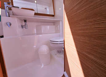 Rent a sailboat in Marina Frapa - Dufour 412 Grand large