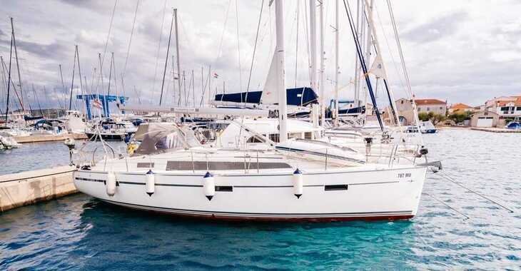 Rent a sailboat in Betina Marina - Bavaria Cruiser 37