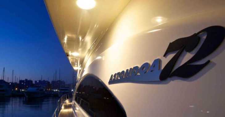 Chartern Sie yacht in Marina Ibiza - Astondoa  72 GLX - amarre (según temporada)