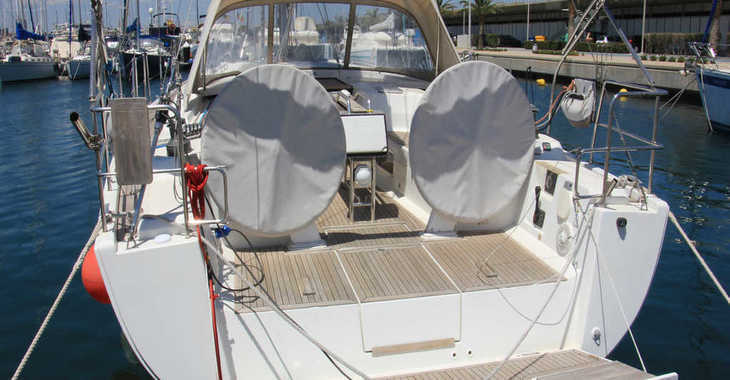 Rent a sailboat in Marina Real Juan Carlos I - Hanse 445