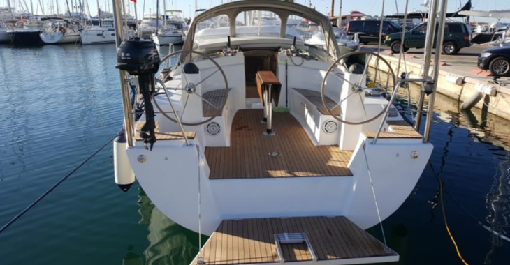 Rent a sailboat in Contra Muelle Mollet - Bavaria 40 Cruiser