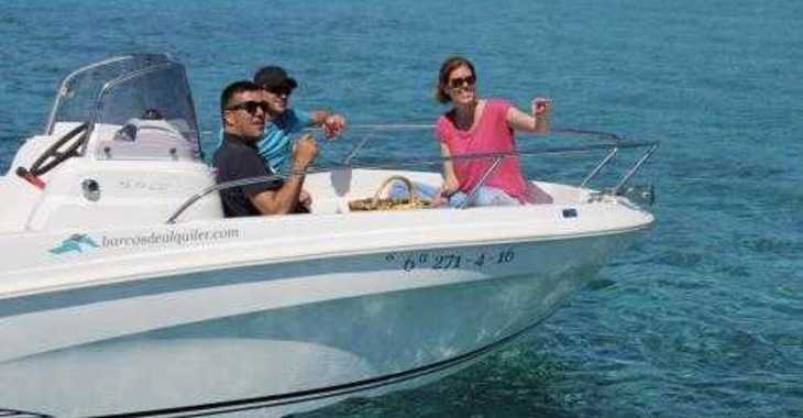 Chartern Sie motorboot in Puerto Deportivo Cala'n Bosch - Cap Camarat 5.5 CC
