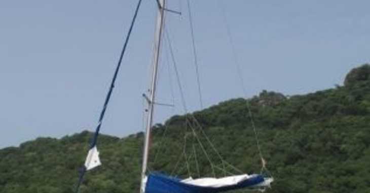 Rent a power catamaran in True Blue Bay Marina - Leopard 4700