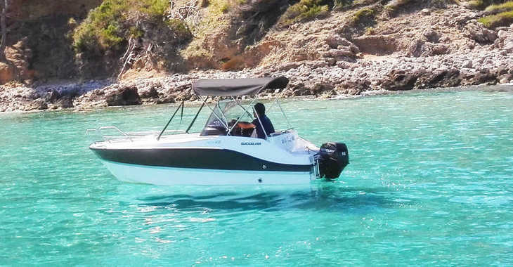 Rent a motorboat in Port of Can Picafort - Quicksylver 455 Activ  