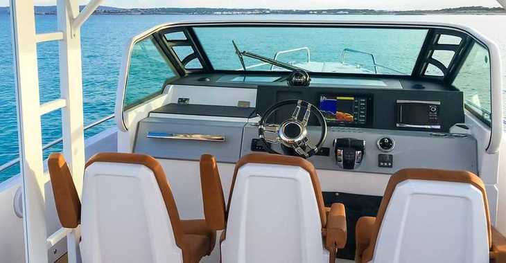 Chartern Sie motorboot in Port d´Alcudia/Port de Alcudiamar Marina - Axopar 37 TT