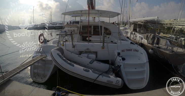 Rent a catamaran in Marina Ibiza - Lagoon 380 S2
