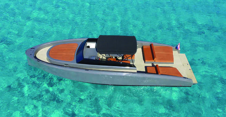 Chartern Sie yacht in Marina Ibiza - Vanquish VQ43