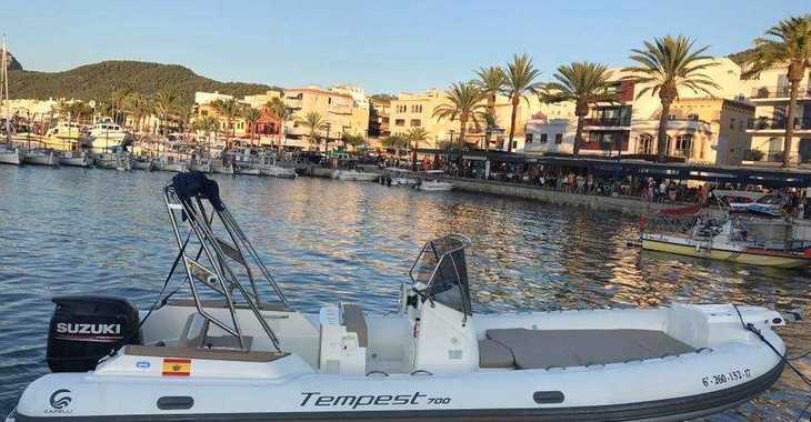Rent a dinghy in Port d'andratx - Capelli Tempest 700 lux