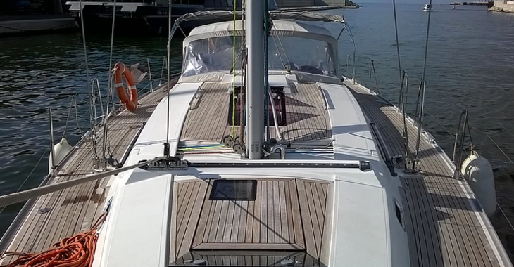 Chartern Sie segelboot in Real Club Náutico de Valencia - Hanse 430E