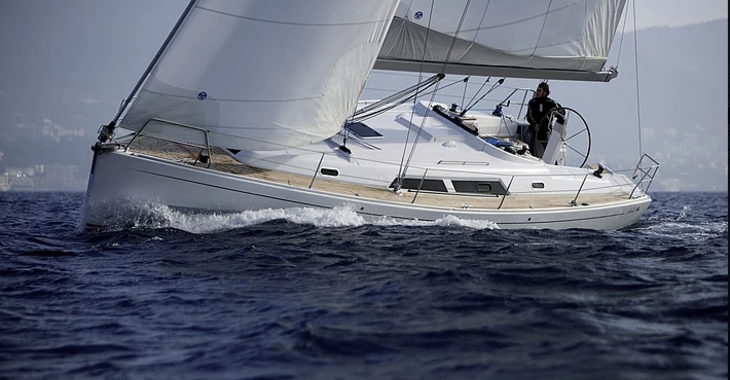 Rent a sailboat in Real Club Náutico de Valencia - Hanse 400E