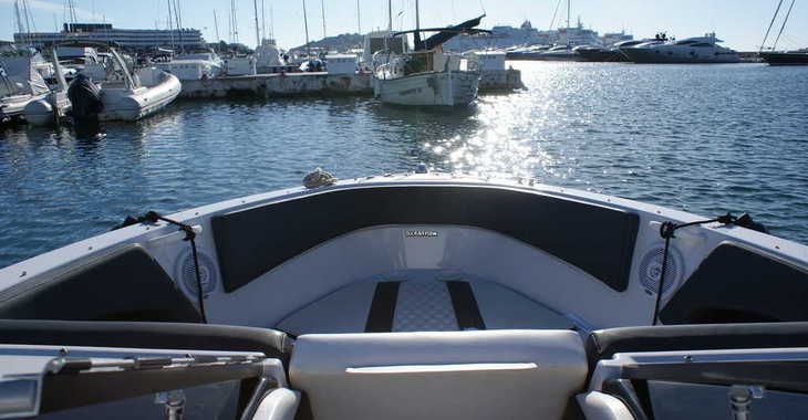 Chartern Sie motorboot in Port of Santa Eulària  - Glastron GT 225