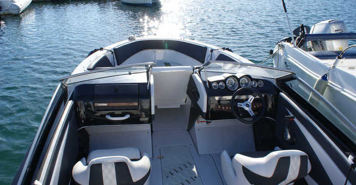 Rent a motorboat in Port of Santa Eulària  - Glastron GT 225