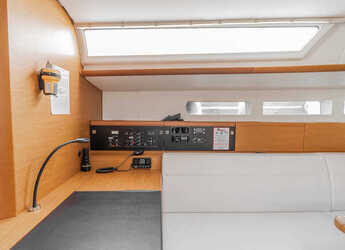 Rent a sailboat in Marina Skiathos  - Sun Odyssey 519 -  5 cabs