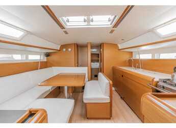 Rent a sailboat in Marina Skiathos  - Sun Odyssey 519 -  5 cabs