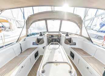 Rent a sailboat in Marina Skiathos  - Sun Odyssey 519 -  5 cabs