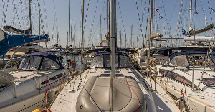 Rent a sailboat in Alimos Marina - Sun Odyssey 519 - 4 cabs
