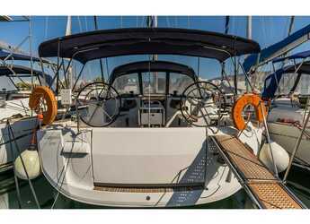 Rent a sailboat in Alimos Marina - Sun Odyssey 519 - 4 cabs