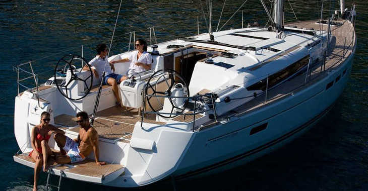 Rent a sailboat in Alimos Marina - Sun Odyssey 509 (12)