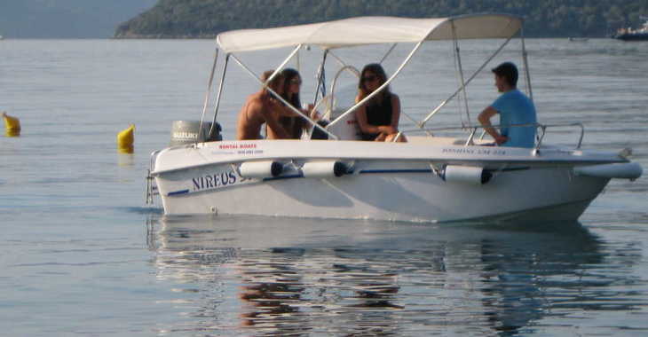 Chartern Sie motorboot in Nidri Marine - Nhreys 4.4