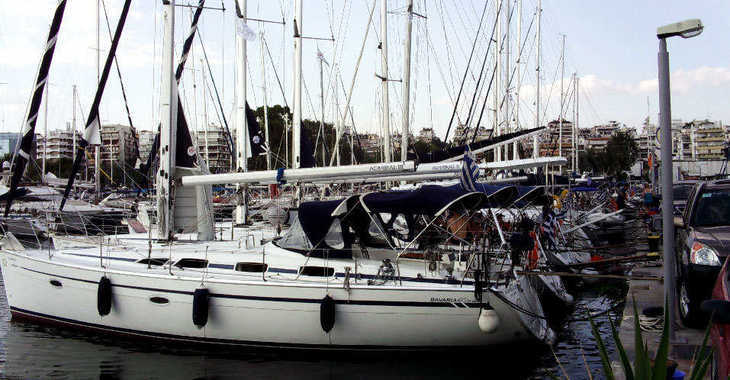 Rent a sailboat in Nidri Marine - Bavaria 40 cruiser