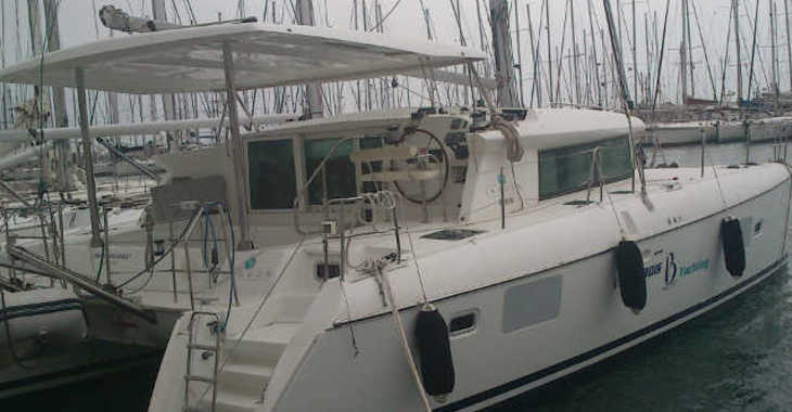 Rent a catamaran in Marina Gouvia - Lagoon 420