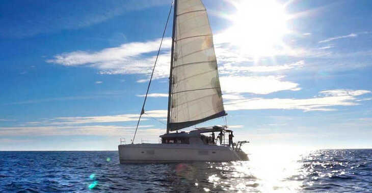 Chartern Sie katamaran in Nidri Marine - Lagoon 421