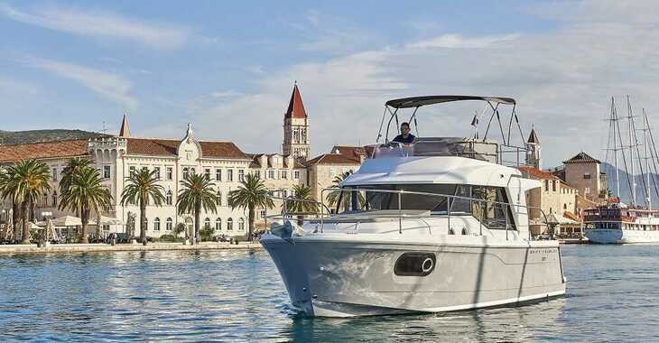 Rent a motorboat in Trogir ACI Marina - Beneteau Swift Trawler 30