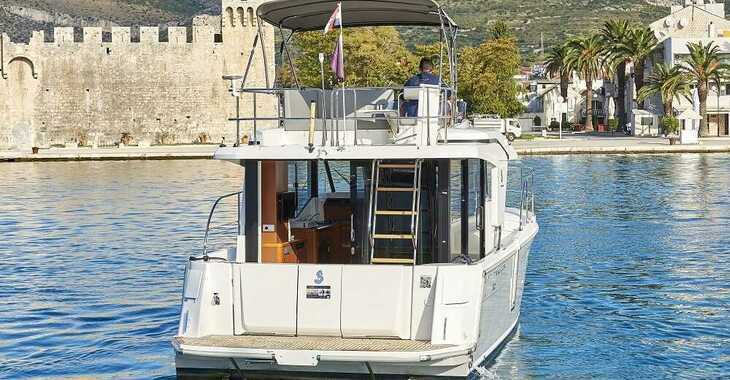 Rent a motorboat in Trogir (ACI marina) - Beneteau Swift Trawler 30