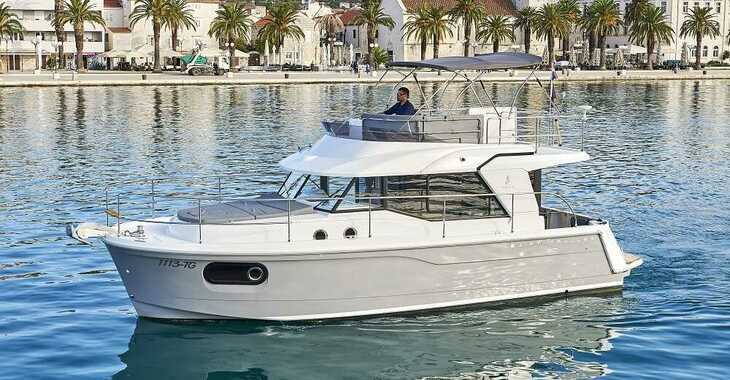 Rent a motorboat in Trogir (ACI marina) - Beneteau Swift Trawler 30