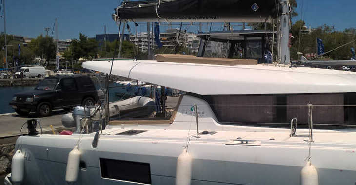 Louer catamaran à Alimos Marina - Lagoon 42