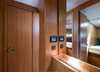 Rent a sailboat in Nidri Marine - Bavaria Cruiser 56