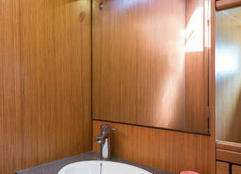 Rent a sailboat in Nidri Marine - Bavaria Cruiser 56
