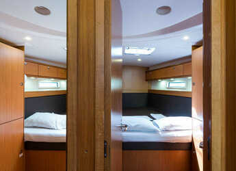 Rent a sailboat in Nidri Marine - Bavaria Cruiser 56