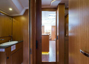 Rent a sailboat in Nidri Marine - Bavaria Cruiser 56