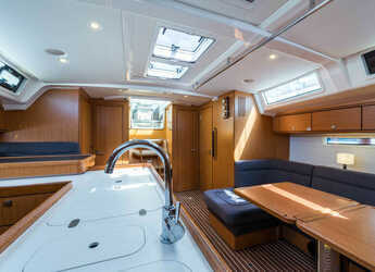 Rent a sailboat in Nidri Marine - Bavaria Cruiser 56