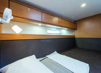 Rent a sailboat in Nidri Marine - Bavaria Cruiser 56