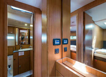 Rent a sailboat in Nidri Marine - Bavaria Cruiser 56