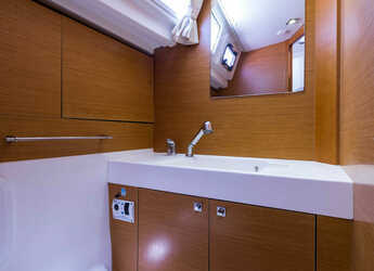Rent a sailboat in Nidri Marine - Jeanneau Sun Odyssey 469