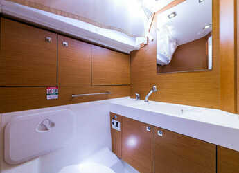 Rent a sailboat in Nidri Marine - Jeanneau Sun Odyssey 469