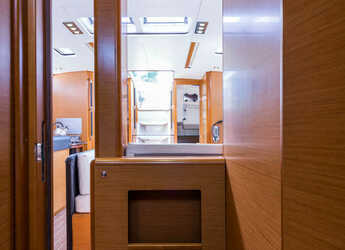 Rent a sailboat in Nidri Marine - Jeanneau Sun Odyssey 469